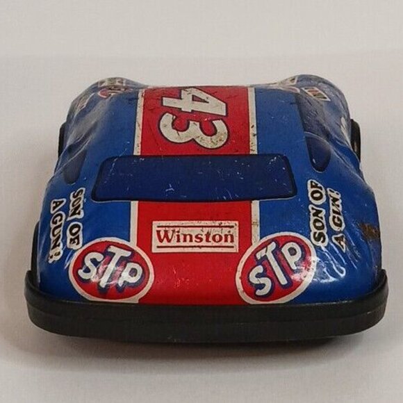 Pit Row #43 Richard Petty STP Friction Drive Toy (Not Working) Has Wear Vintage - Picture 6 of 9
